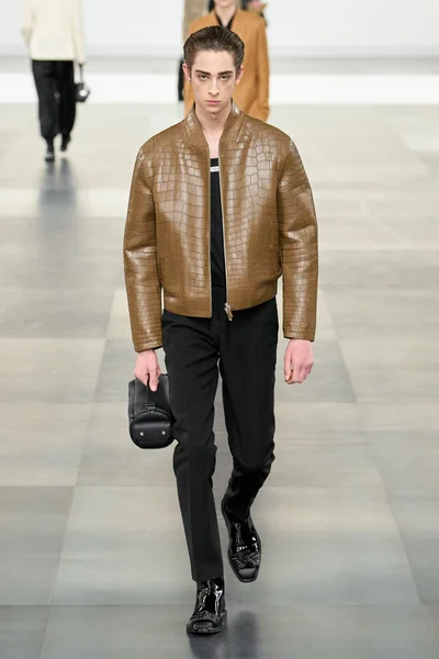 Look 34